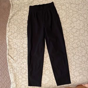 Lululemon Essential HR Trouser size 4